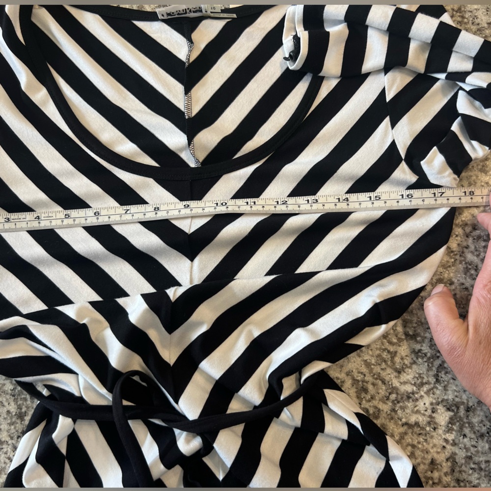 Calvin Klein Black and White Striped Chevron Maxi Dress Size 10 - Picture 5 of 7